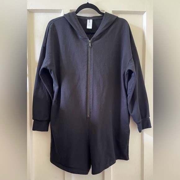 Large | Smash+Tess: The Malibu Shorty Romper | Midnight Black - Picture 4 of 8